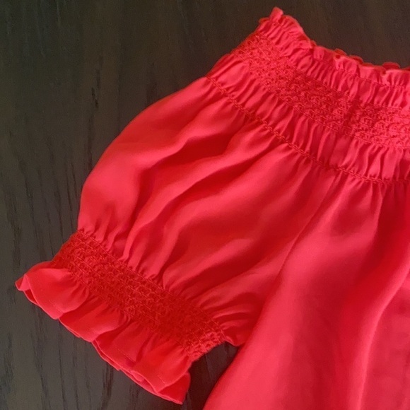 Express Off the Shoulder top - Picture 3 of 4